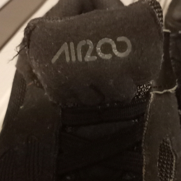 Sneaker Bundle  Nike Air max 200 toddler & Rebok Runner - Picture 3 of 13